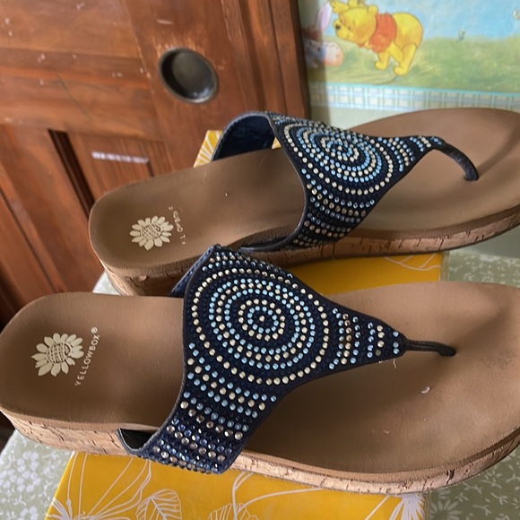 Yellow box brand sandals - Picture 2 of 4